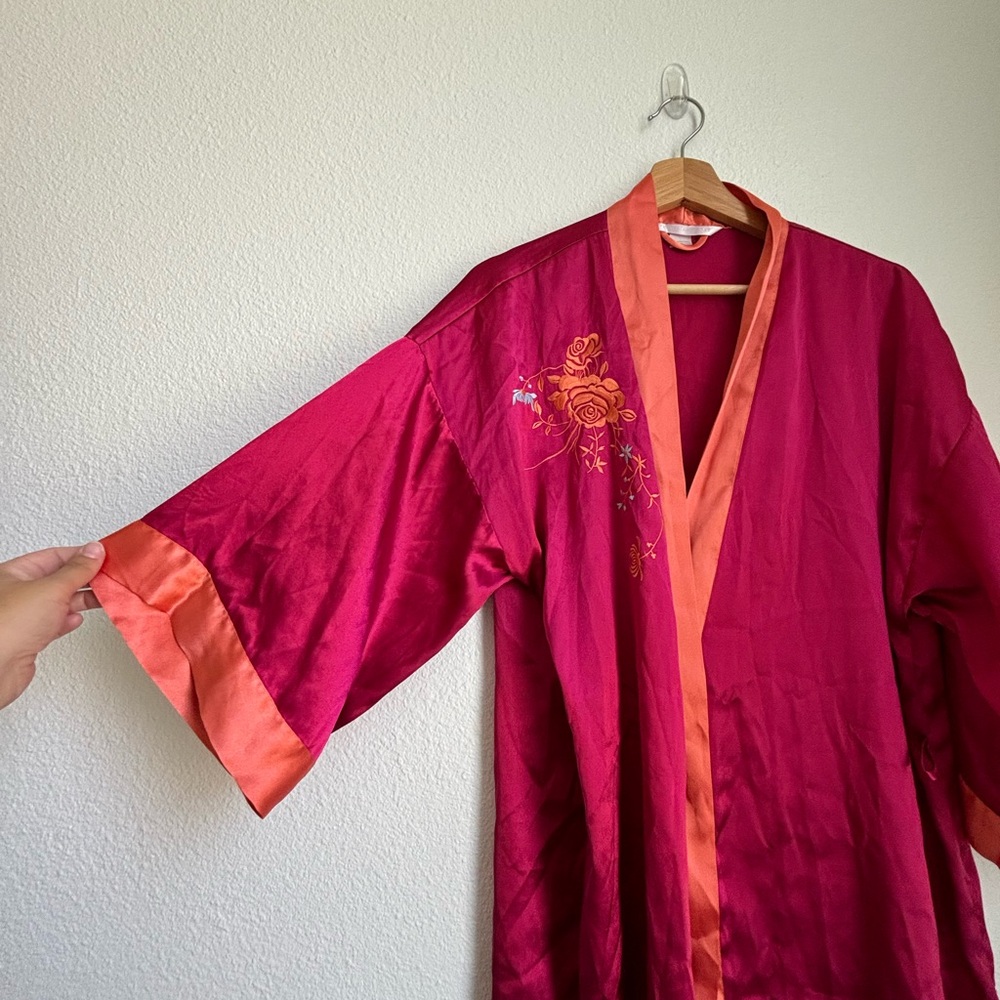 VTG VICTORIA SECRET 2003 satin pink and orange embroidered robe size P small
